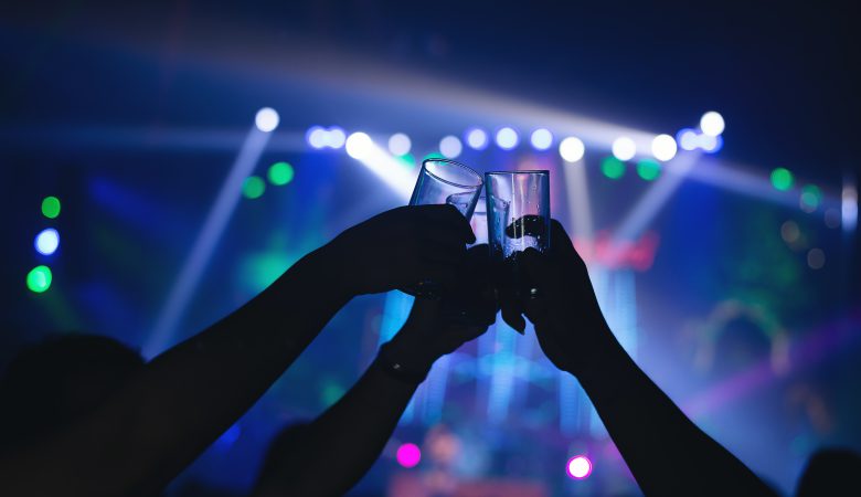 Przestrzeń klubu nocnego w Krakowie idealna do spotkań biznesowych – nowoczesne wyposażenie i komfortowa atmosfera dla Twojego wydarzenia.